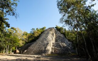 Zona arqueológica Cobá