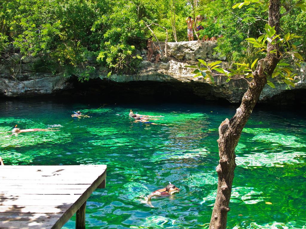 Tres cenotes y Cobá